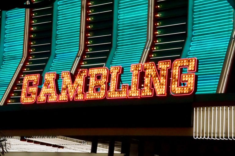 Licensed Blockchain Casino with Table Games in Canada: A Comprehensive Guide